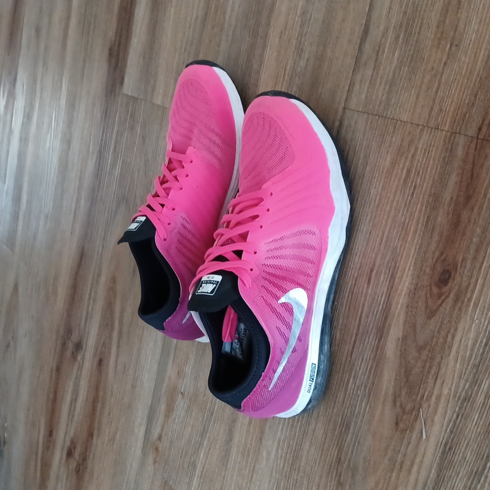 NIKE Trainers